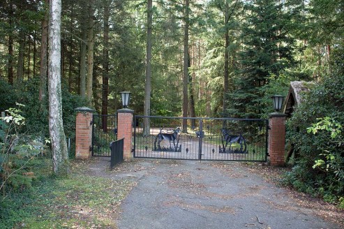 Eingang zur Verwaltung des Nationalparkamtes in Born (c) FRank Koebsch(1)